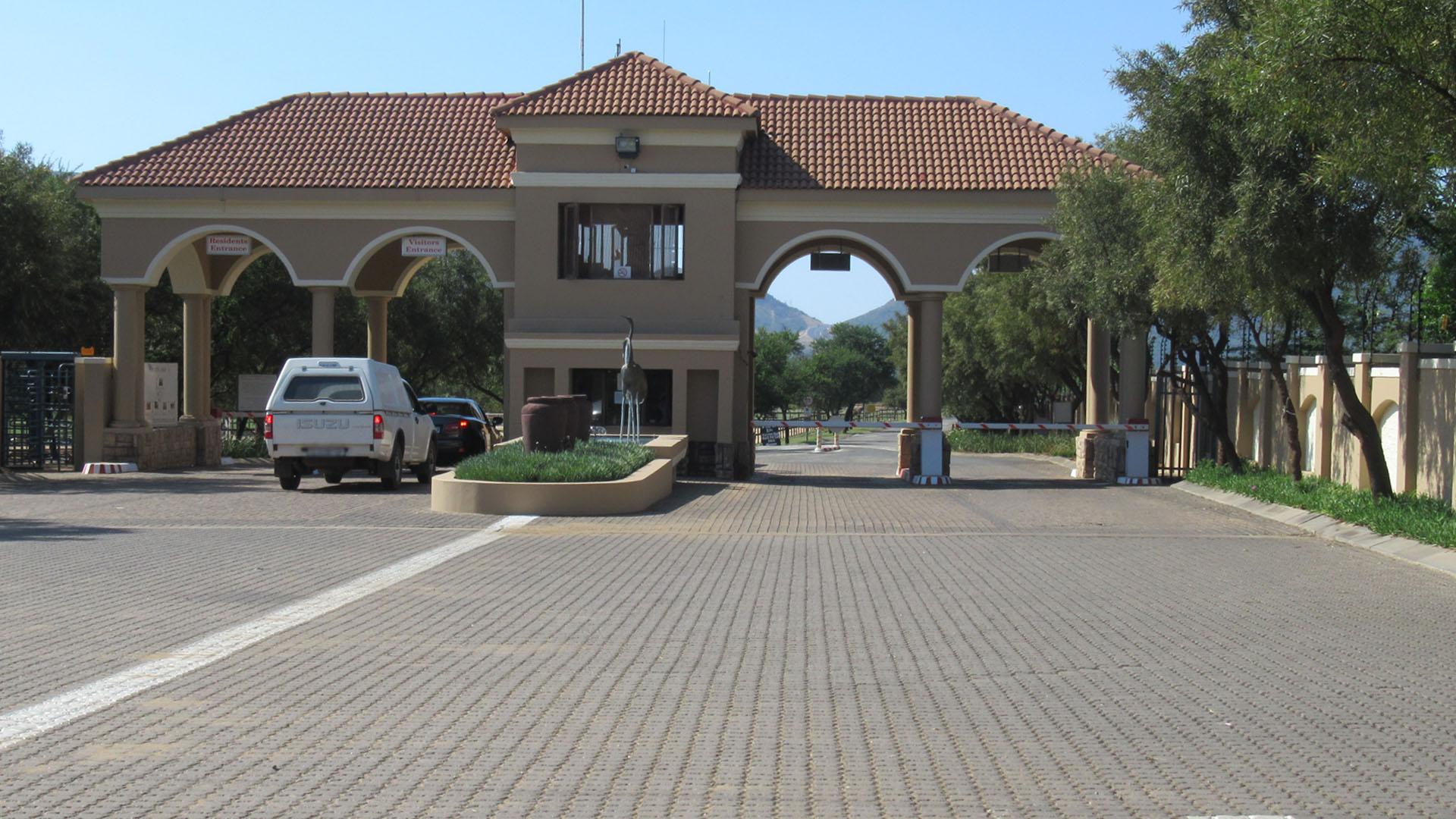 Front View of property in Hartbeespoort