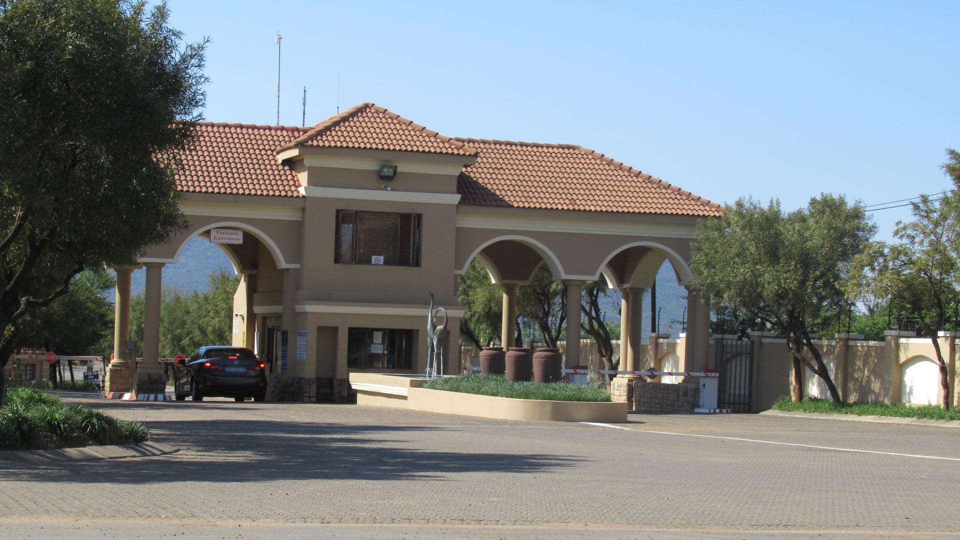 Front View of property in Hartbeespoort