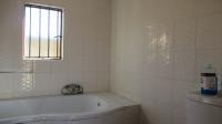 Bathroom 3+ - 11 square meters of property in Stretford