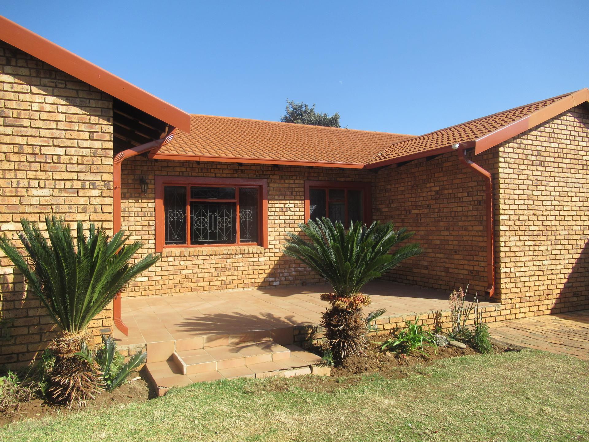 3 Bedroom House for Sale For Sale in The Orchards MR400772