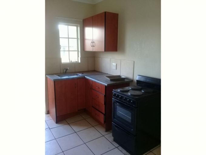 1 Bedroom Apartment to Rent in Lotus Gardens Property to r