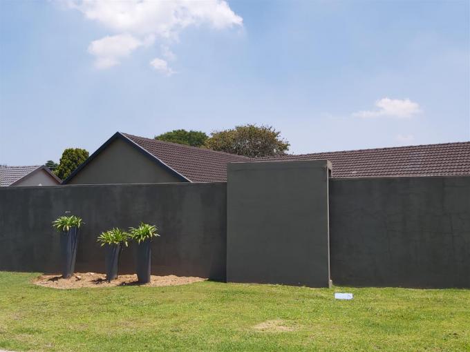 Standard Bank SIE Sale In Execution 3 Bedroom House for Sale in Glen Marais - MR400851