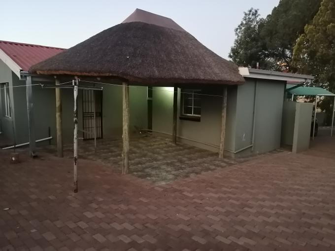 3 Bedroom House for Sale For Sale in Uitsig - MR401117