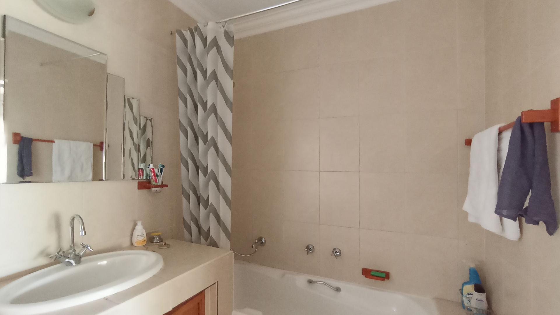 Main Bathroom - 9 square meters of property in Woodmead