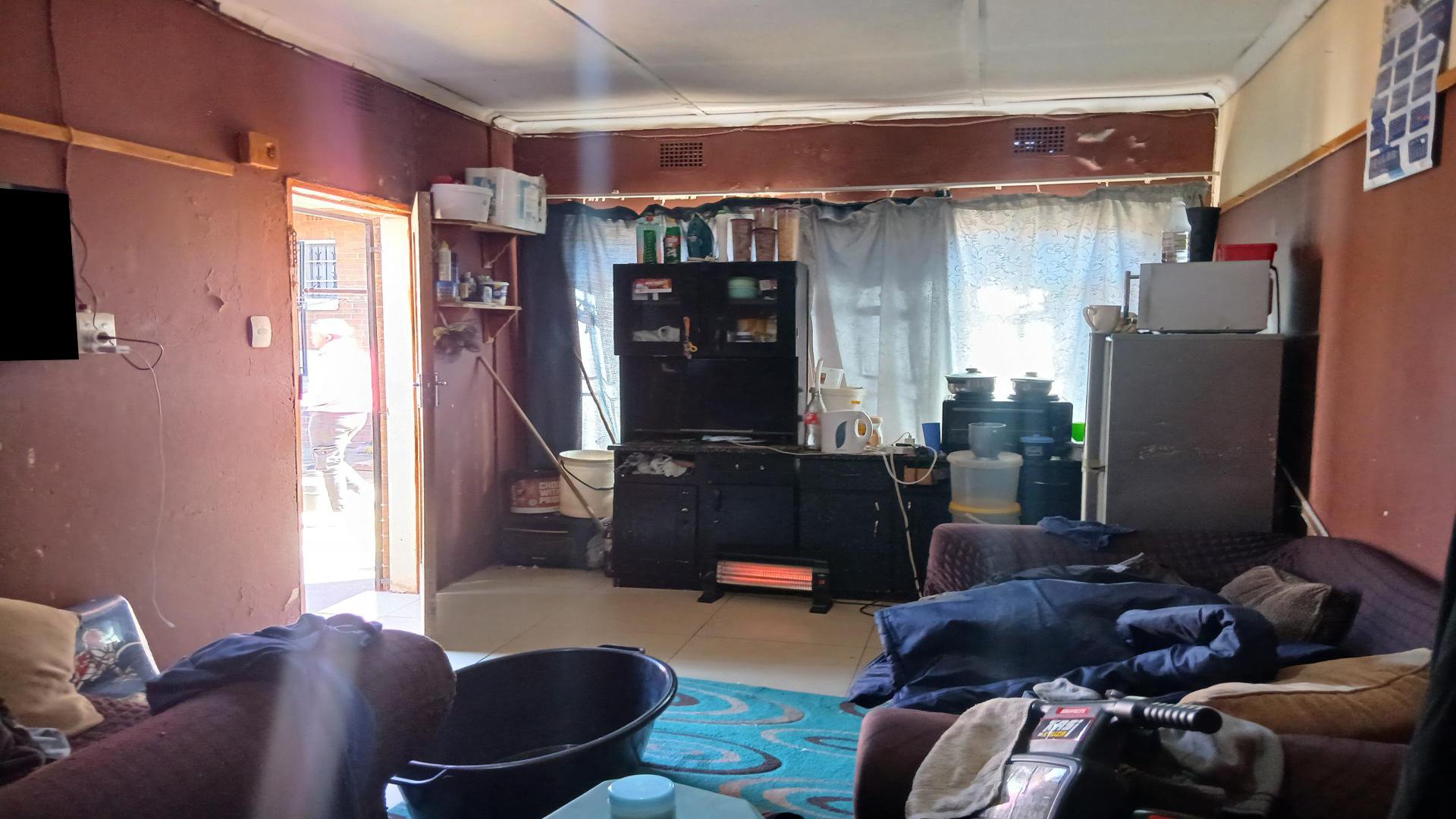 Lounges of property in Dube