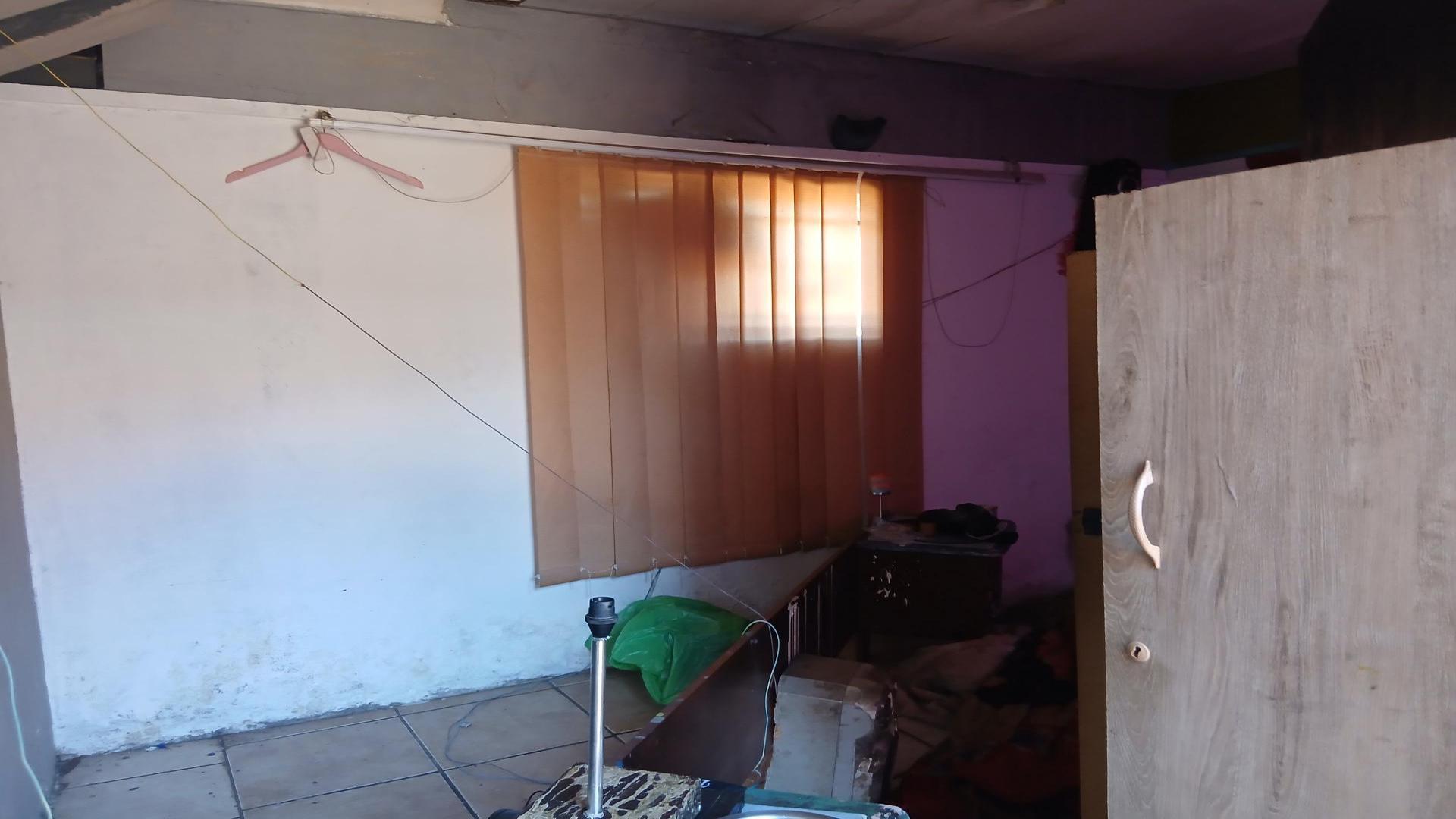 Bed Room 2 of property in Dube