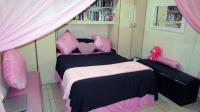 Main Bedroom - 18 square meters of property in Durban Central