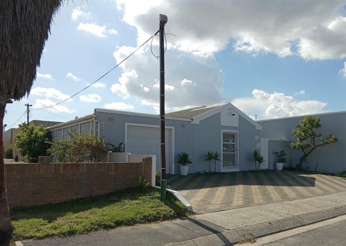 Standard Bank SIE Sale In Execution 3 Bedroom House for Sale in Mitchells Plain - MR401643