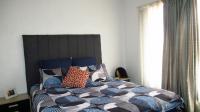 Bed Room 1 - 14 square meters of property in Rensburg