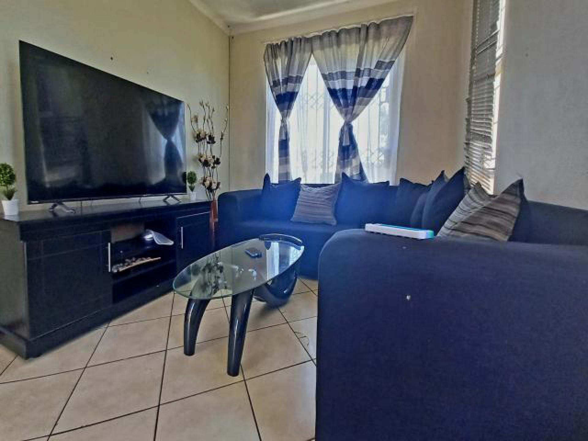 Lounges of property in Klarinet