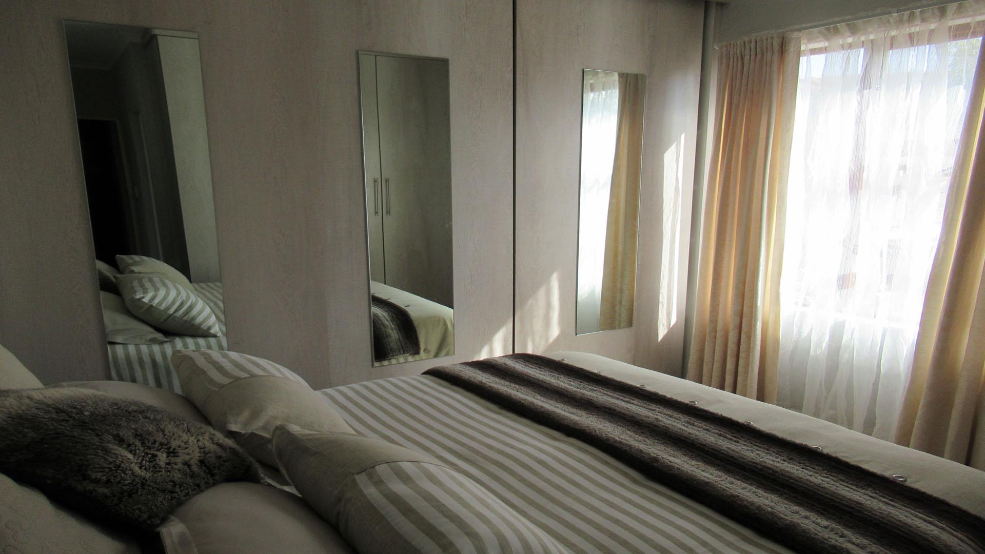 Bed Room 5+ - 21 square meters of property in Rangeview