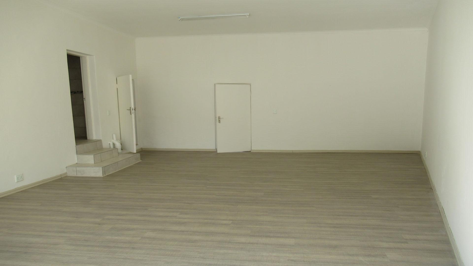 Rooms - 377 square meters of property in Rangeview