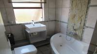 Bathroom 3+ - 16 square meters of property in Rangeview