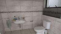 Bathroom 1 - 26 square meters of property in Rangeview