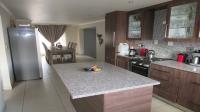 Kitchen - 62 square meters of property in Rangeview