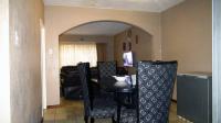 Dining Room - 14 square meters of property in Windsor East