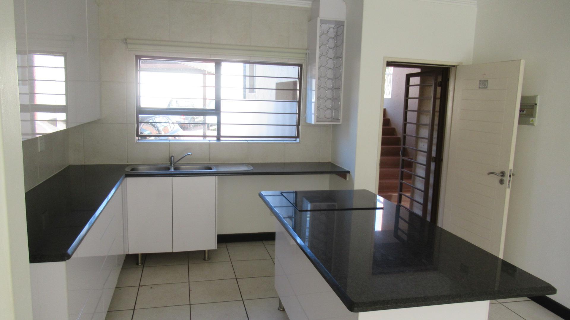 Kitchen - 12 square meters of property in Barbeque Downs