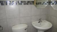 Bathroom 1 - 5 square meters of property in Kenilworth - JHB