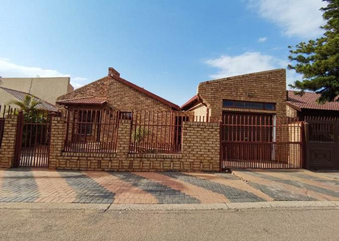 FNB SIE Sale In Execution 3 Bedroom House for Sale in Brits - MR402753