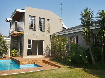 4 Bedroom House for Sale For Sale in Weltevreden Park - Home Sell - MR40279