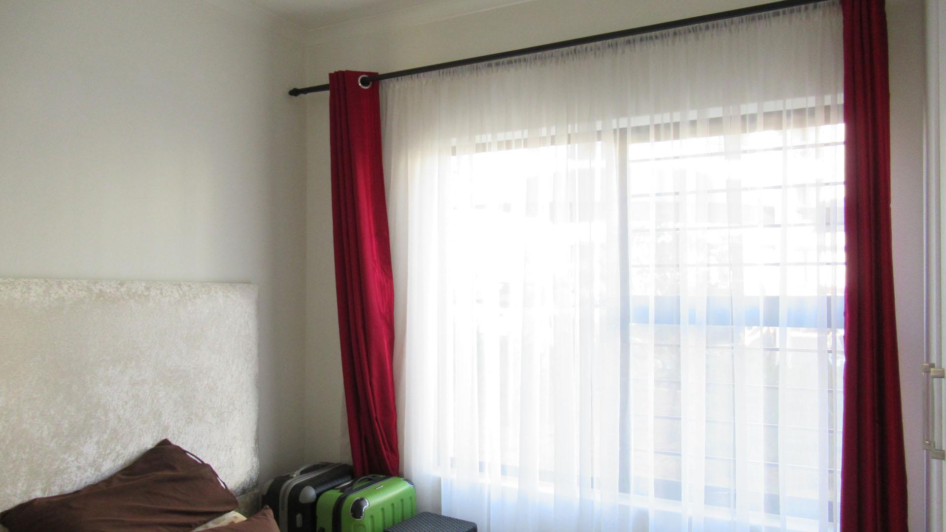 Bed Room 1 - 12 square meters of property in Erand Gardens