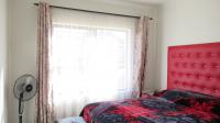 Main Bedroom - 13 square meters of property in Erand Gardens