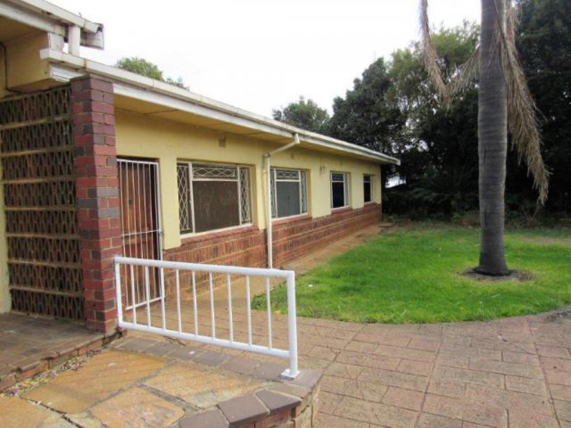 Standard Bank EasySell 3 Bedroom House for Sale in Glencoe Standard Bank EasySell 3 Bedroom House for Sale in Glencoe