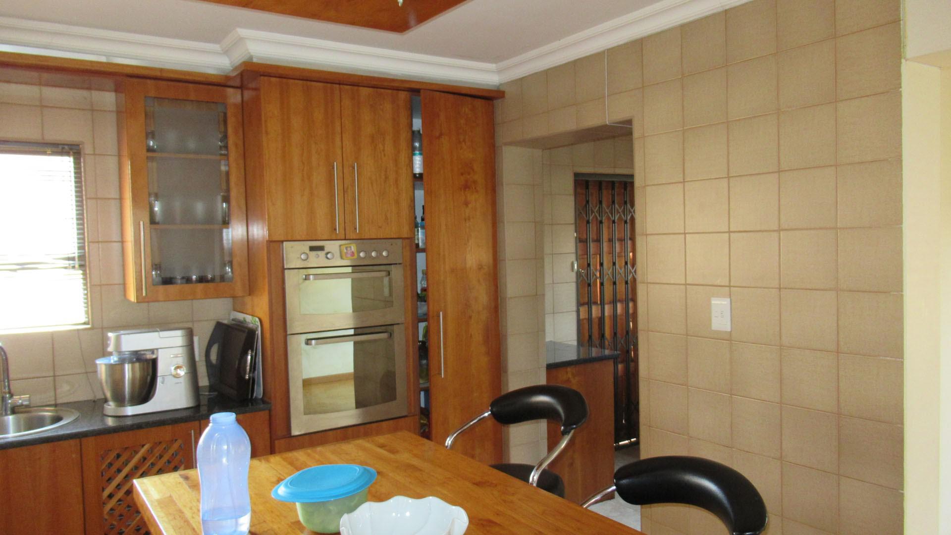 FNB Quick Sell 4 Bedroom House for Sale in Vanderbijlpark