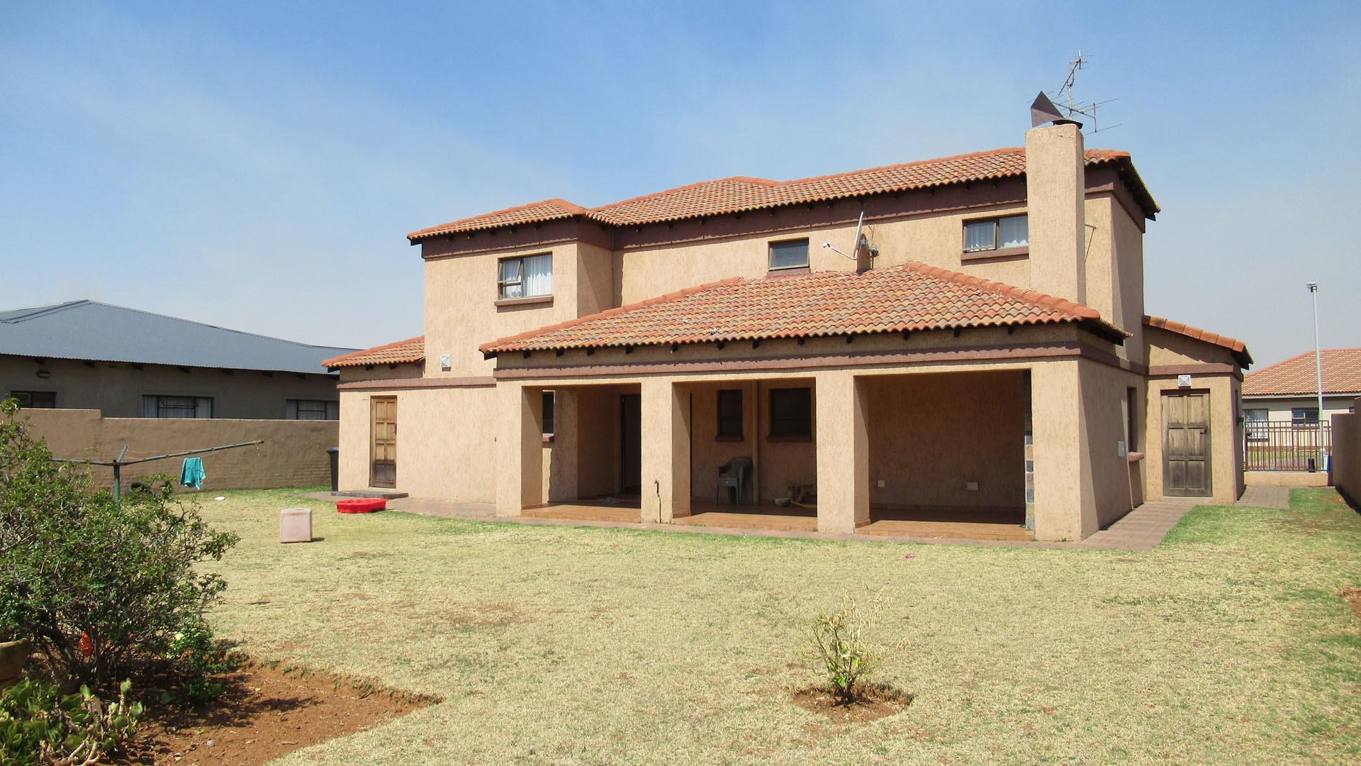 FNB Quick Sell 4 Bedroom House for Sale in Vanderbijlpark