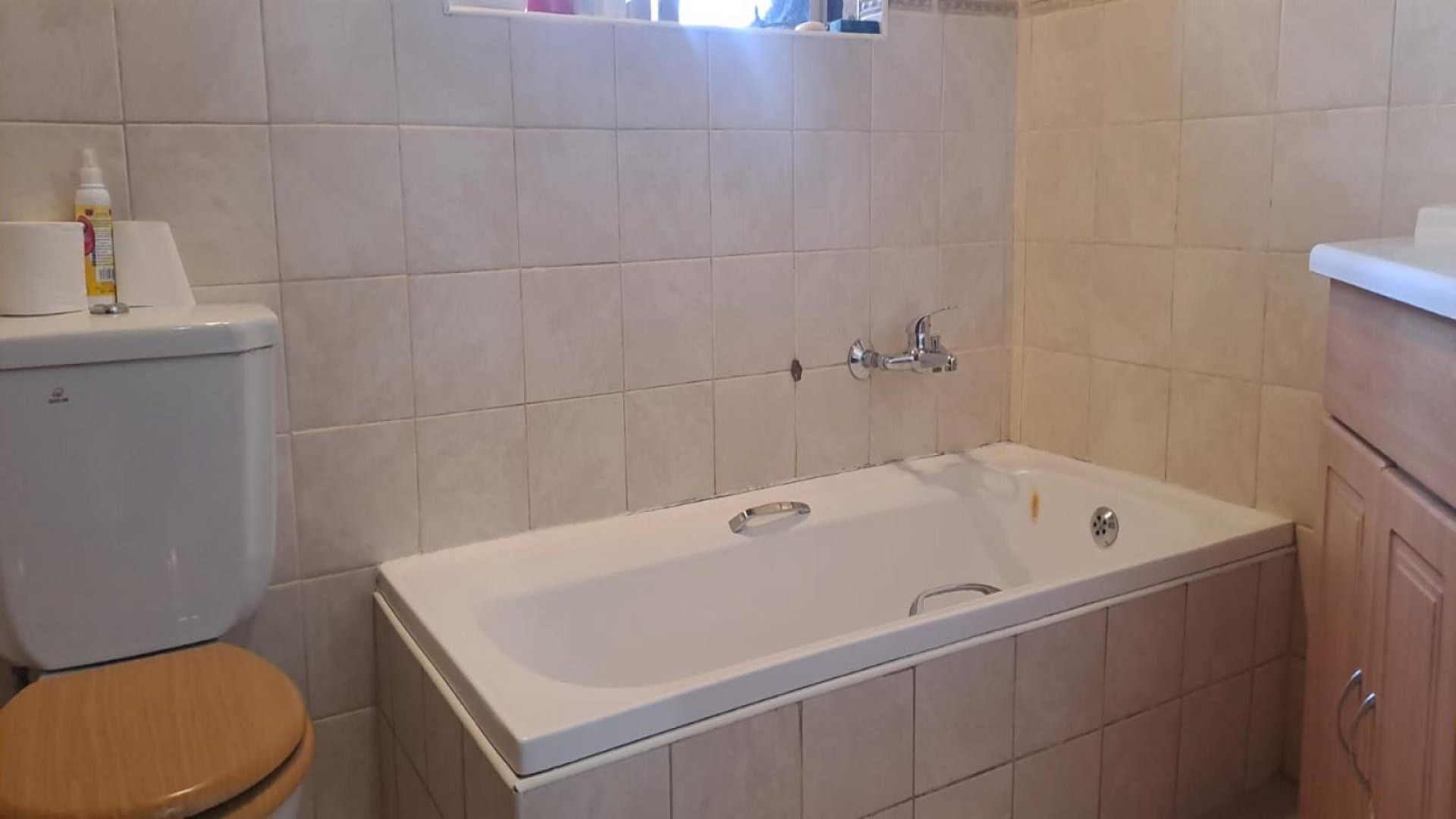 Bathroom 1 of property in Pretoria North