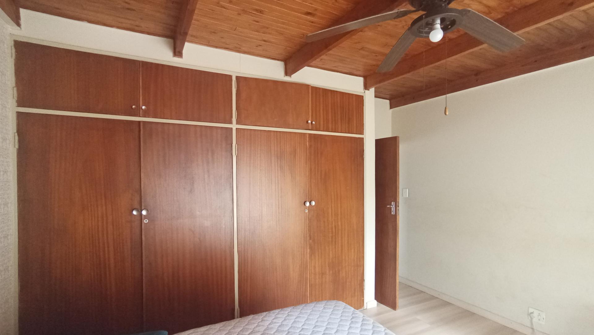 Bed Room 1 - 27 square meters of property in Pretoria North
