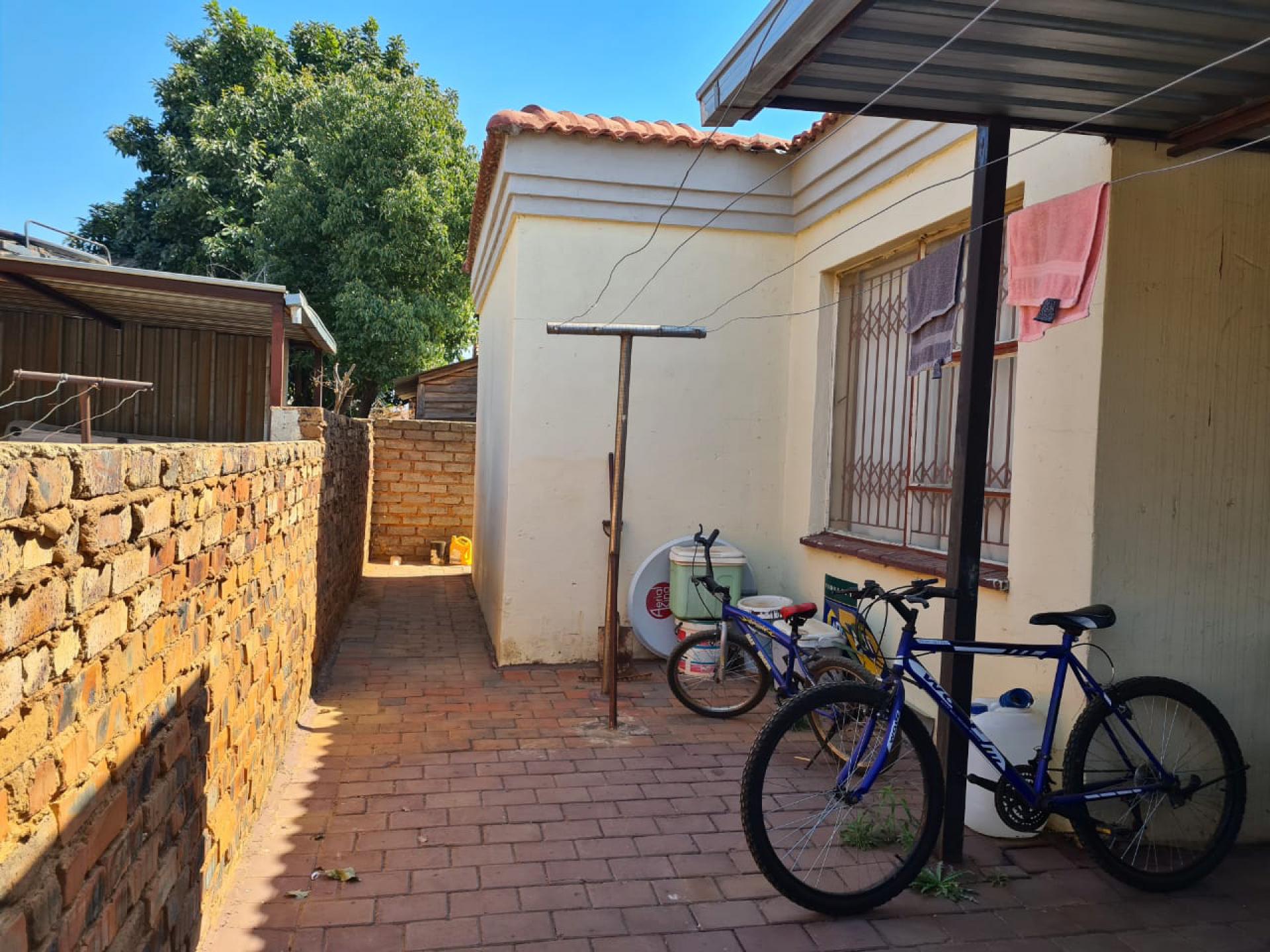 3 Bedroom House for Sale For Sale in Danville MR403164 M