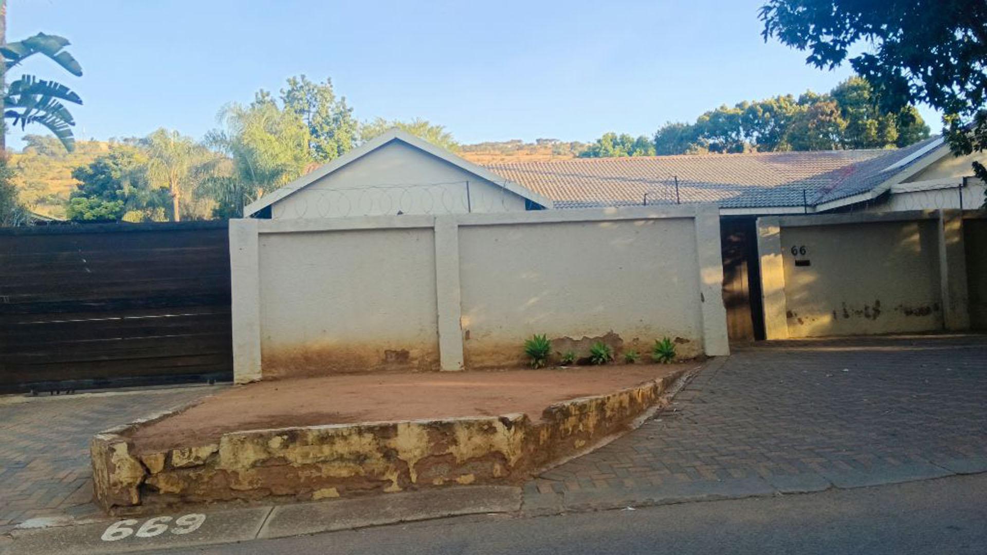 Front View of property in Pretoria Gardens