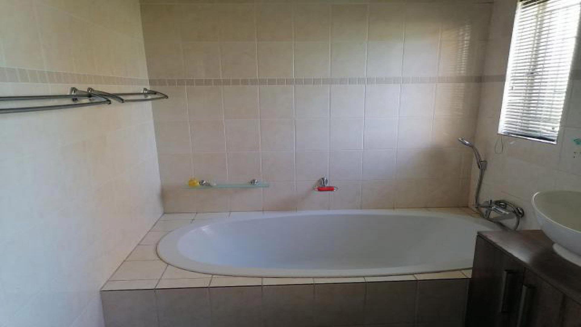Bathroom 1 - 8 square meters of property in Albemarle