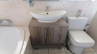 Bathroom 1 - 8 square meters of property in Albemarle