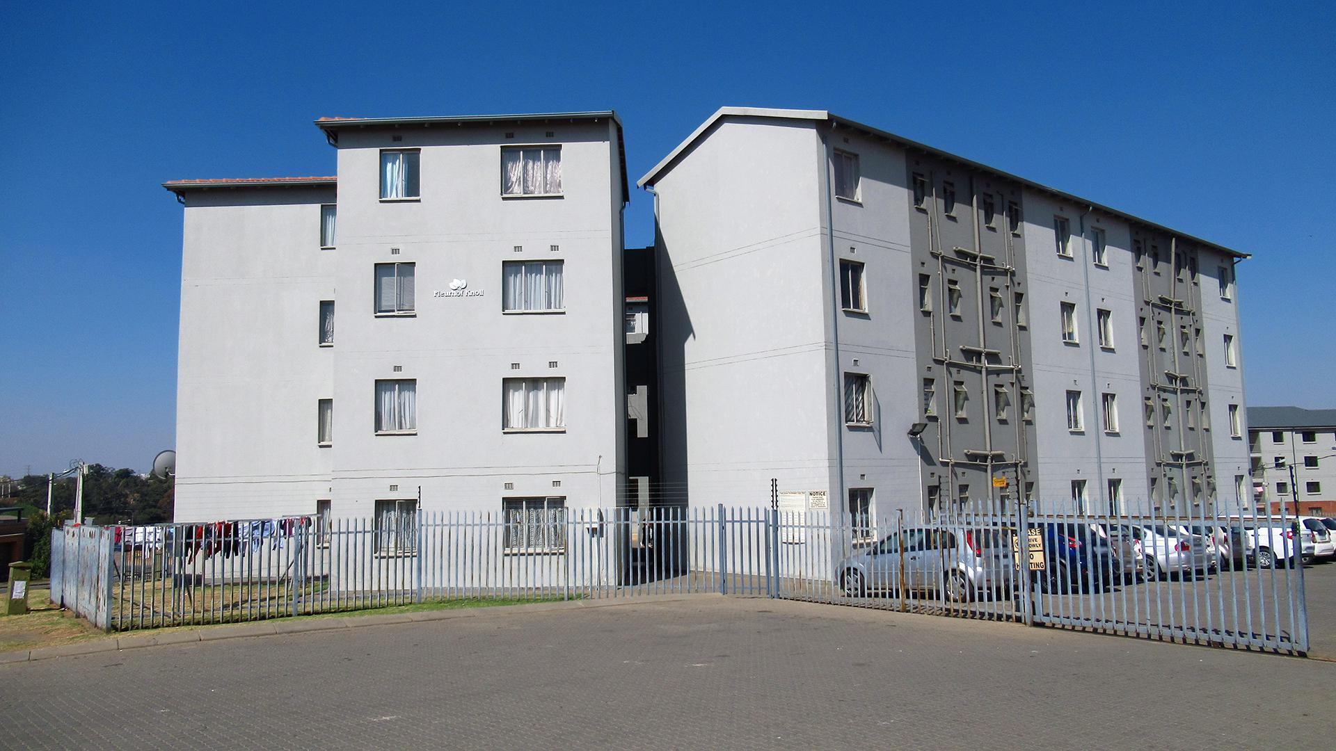 Front View of property in Fleurhof