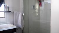 Main Bathroom - 4 square meters of property in Greenstone Hill