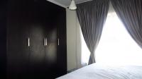 Main Bedroom - 13 square meters of property in Greenstone Hill