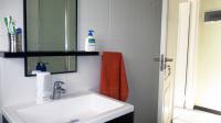 Bathroom 1 - 6 square meters of property in Greenstone Hill