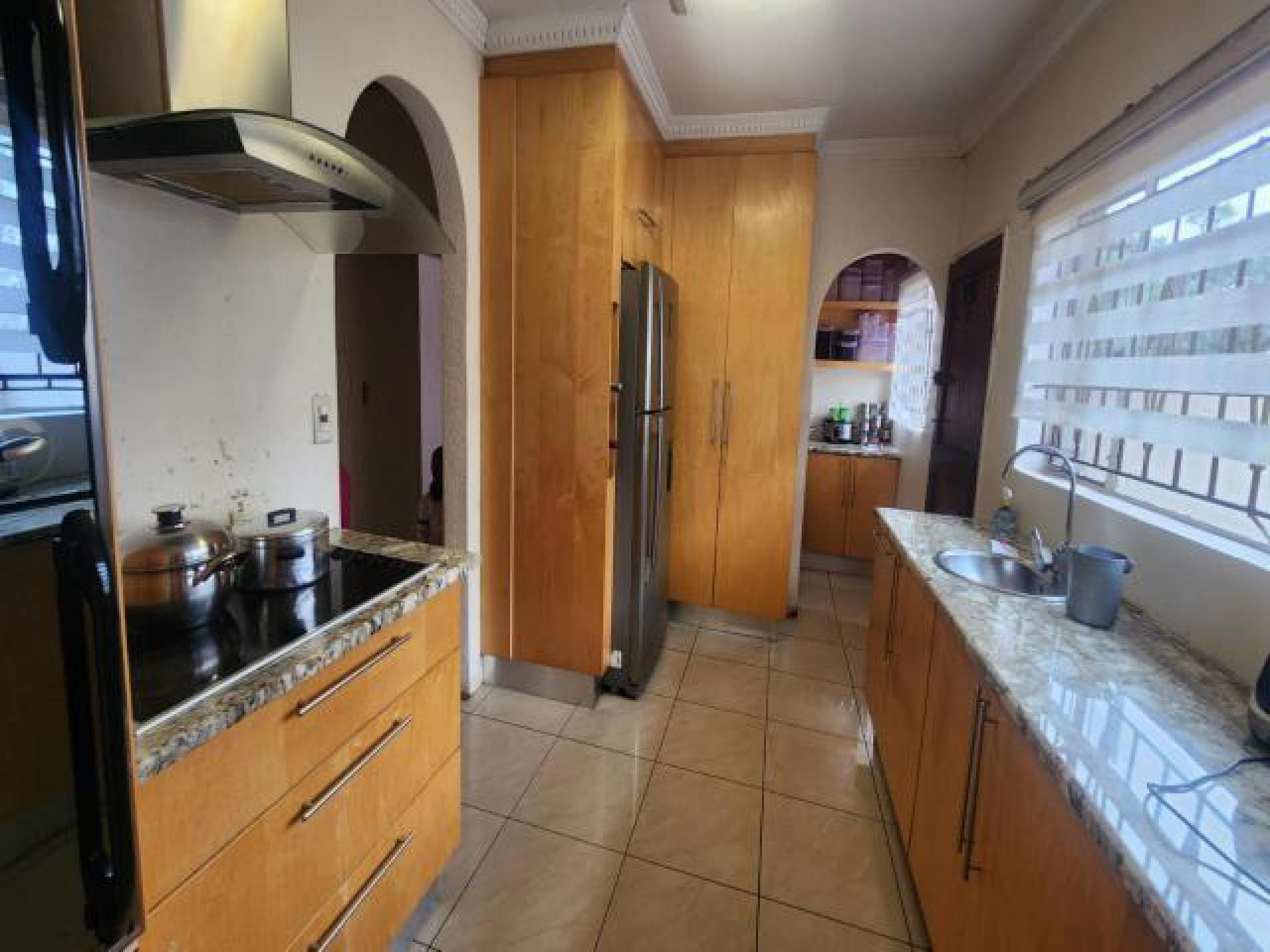 Kitchen - 15 square meters of property in Helikon Park