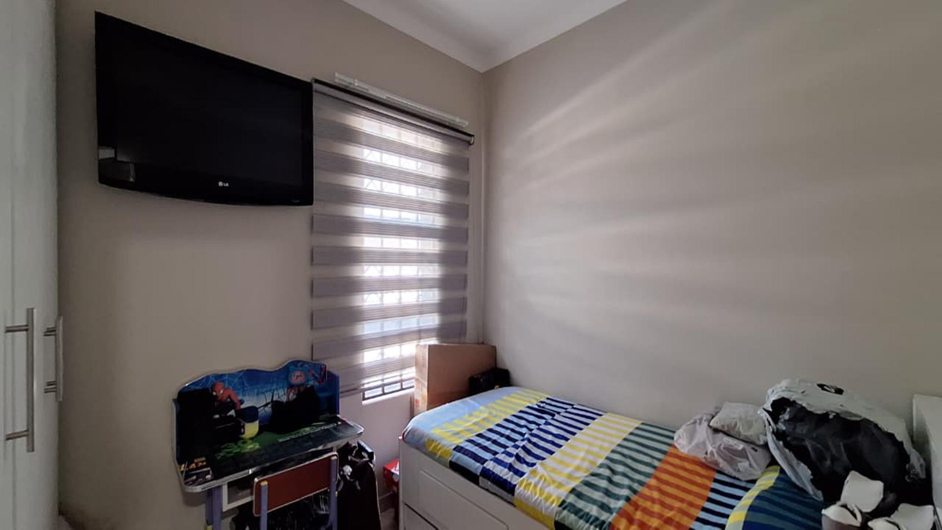 Bed Room 3 - 9 square meters of property in Crystal Park
