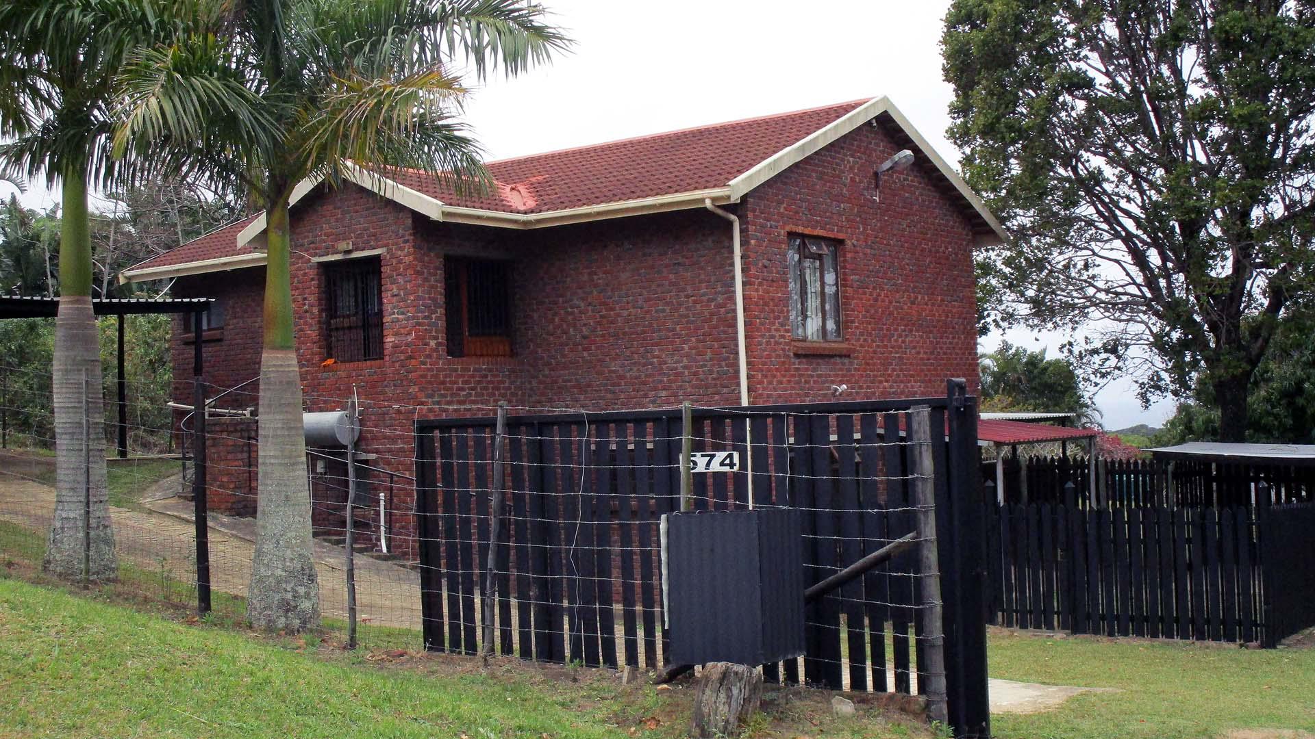 Front View of property in Palm Beach