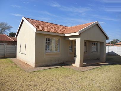 Front View of property in The Orchards