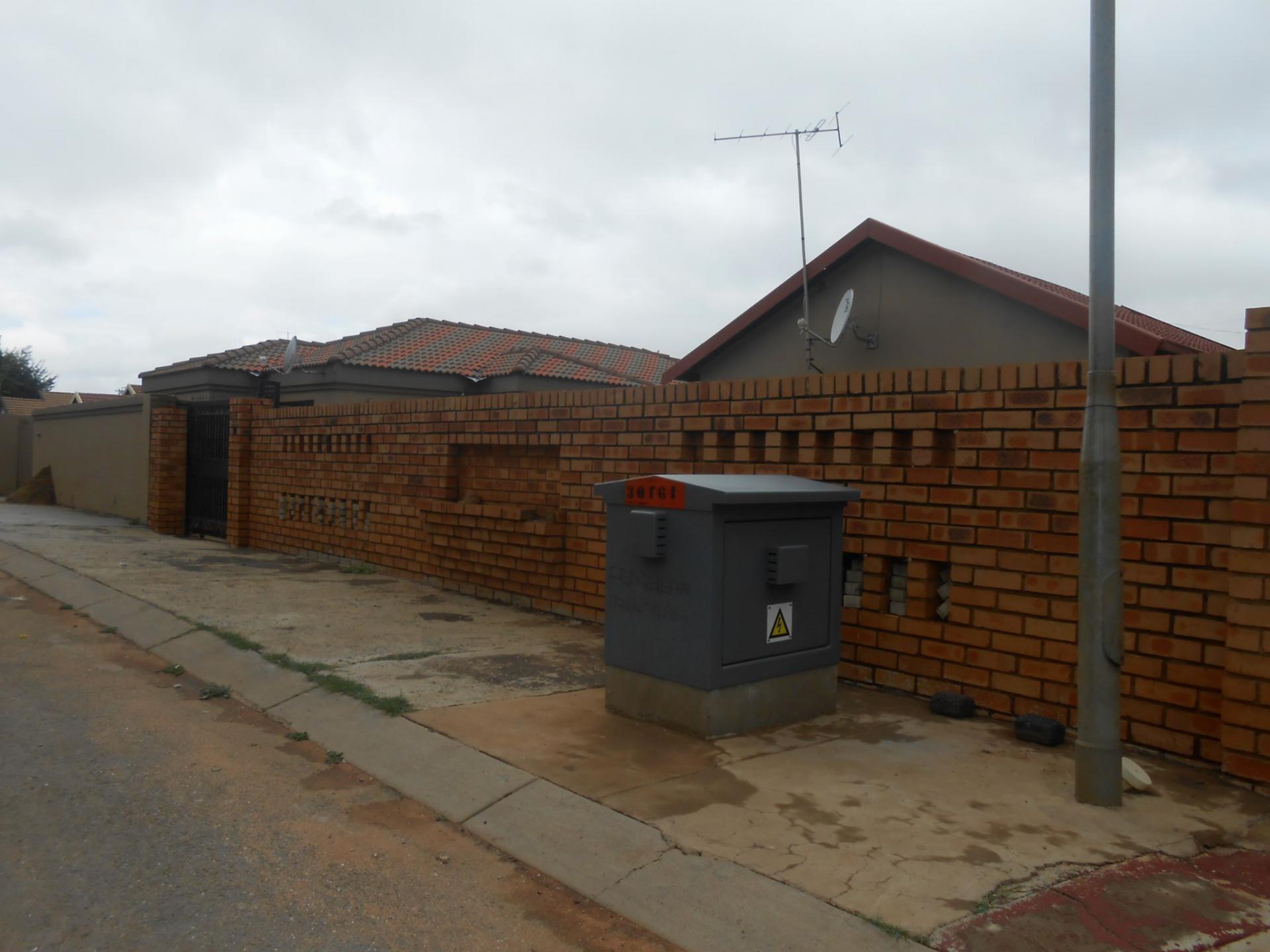 Front View of property in Soweto