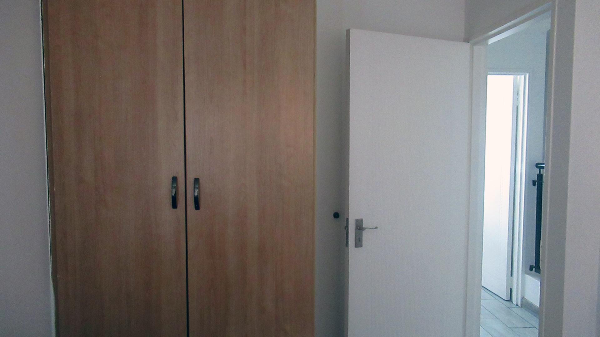 Bed Room 2 - 9 square meters of property in Albertsdal