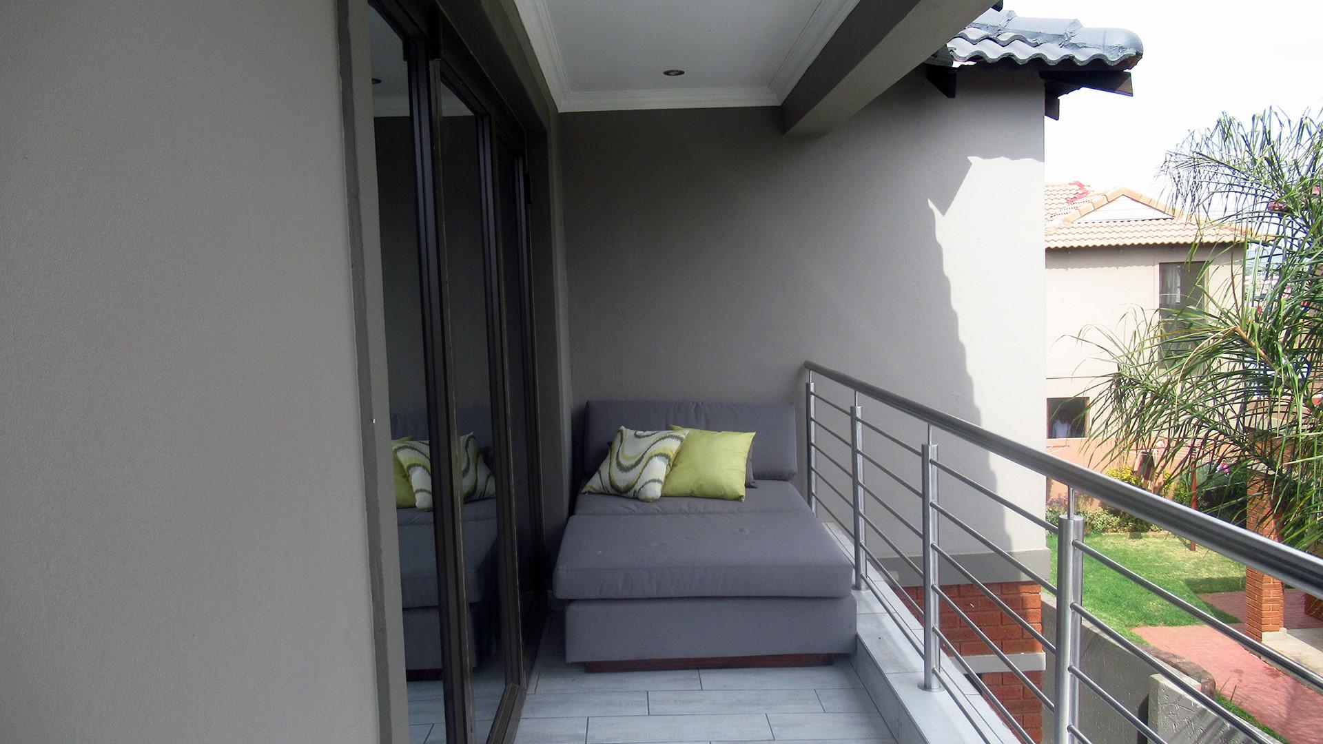 Balcony of property in Albertsdal