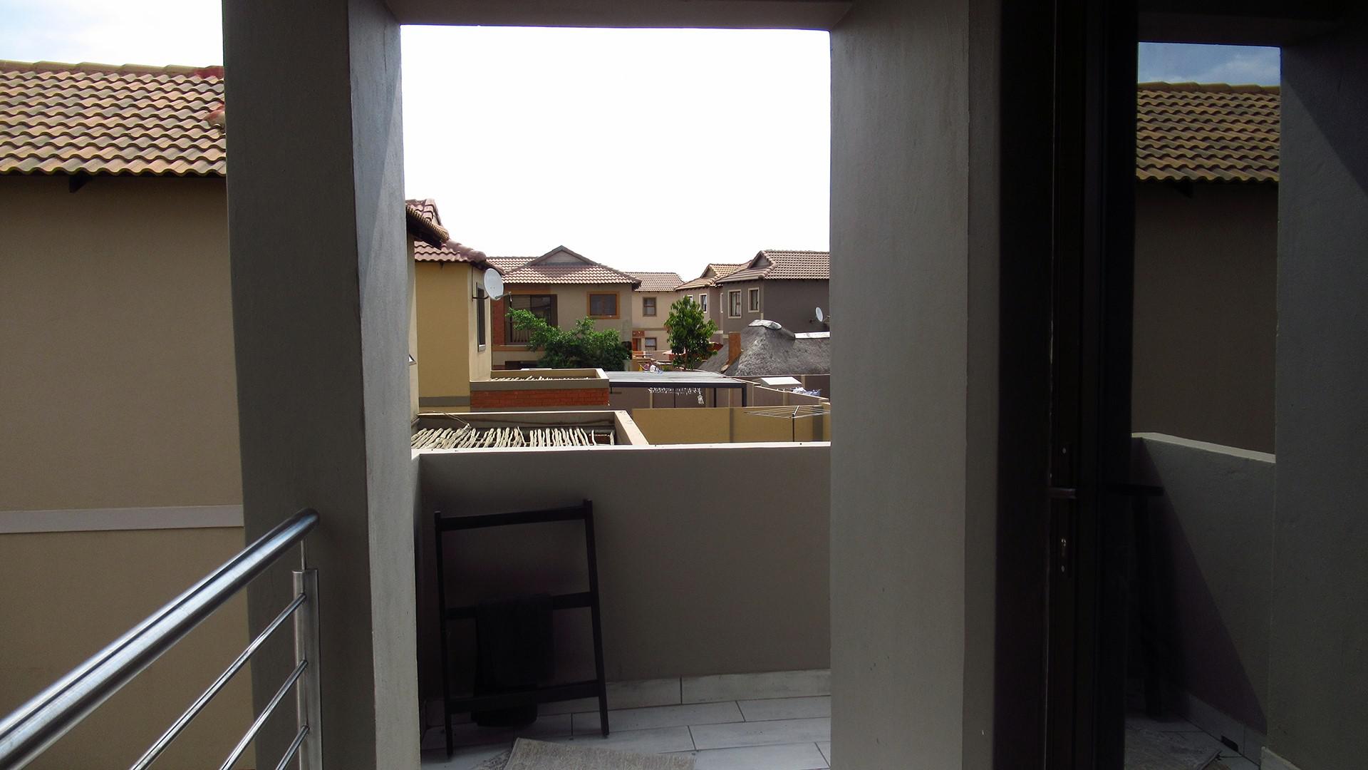 Balcony of property in Albertsdal