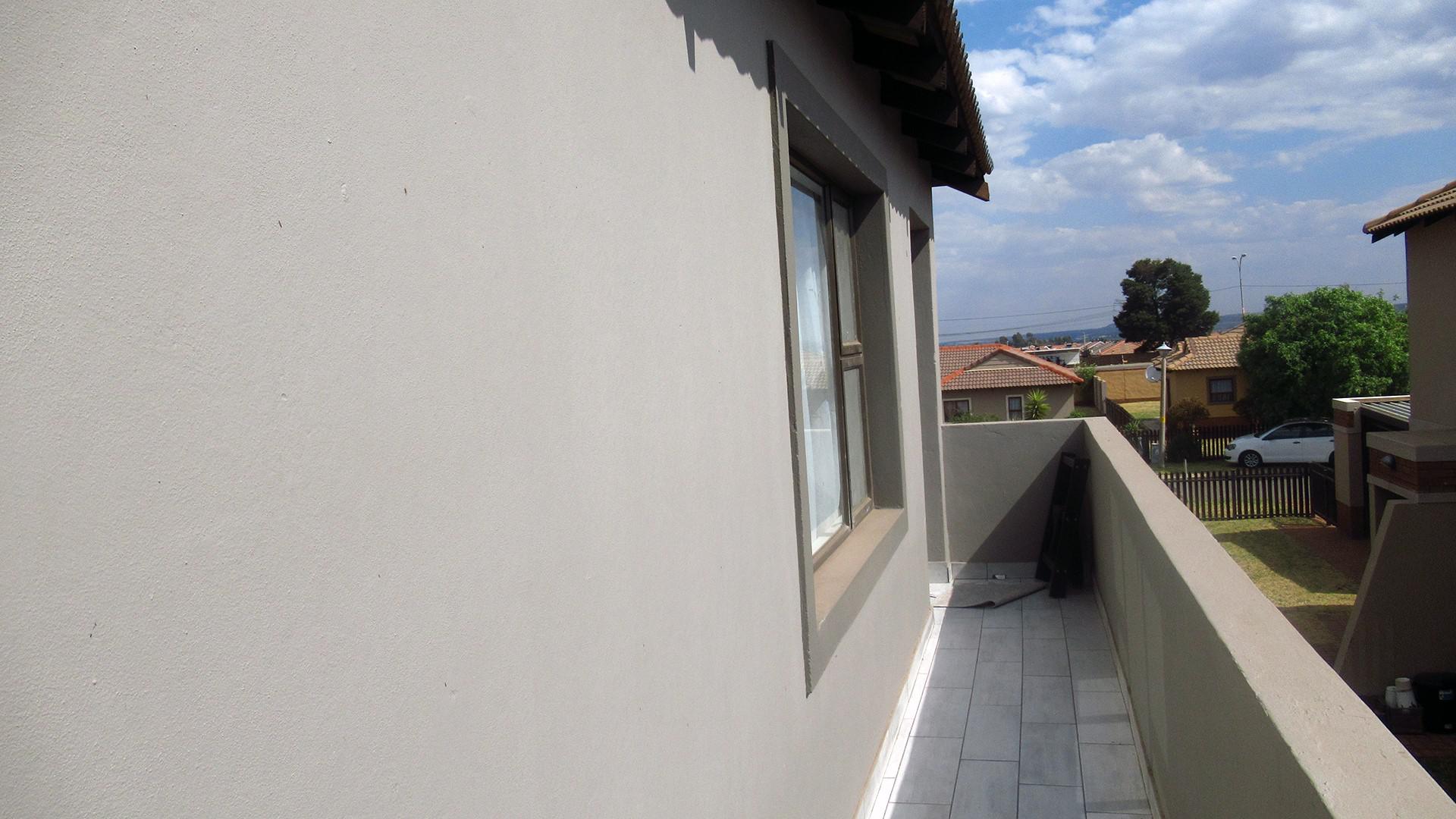 Balcony of property in Albertsdal