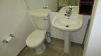 Main Bathroom - 4 square meters of property in Marshallstown