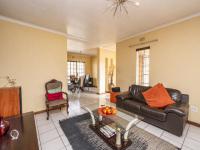 Lounges - 23 square meters of property in Mayfield Park